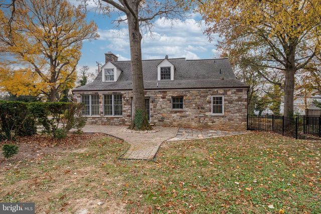 220 S 32ND ST, Purcellville, VA 20132