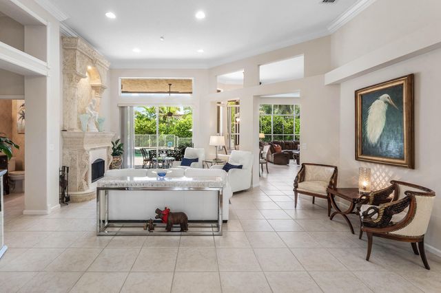 911 Forest Glen Lane, Wellington, FL 33414