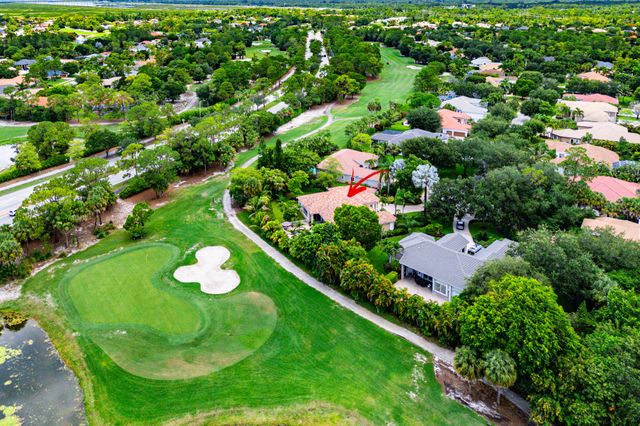 911 Forest Glen Lane, Wellington, FL 33414