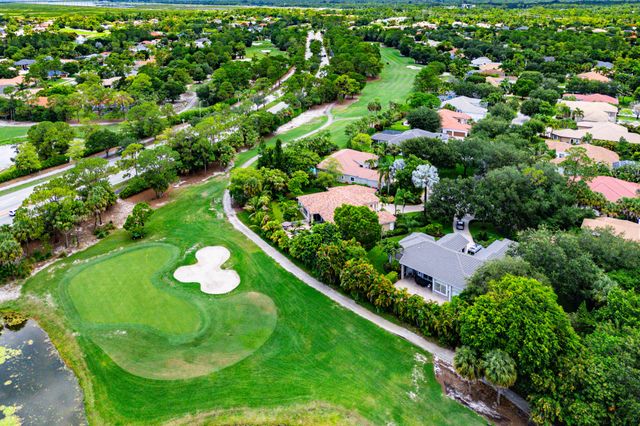 911 Forest Glen Lane, Wellington, FL 33414