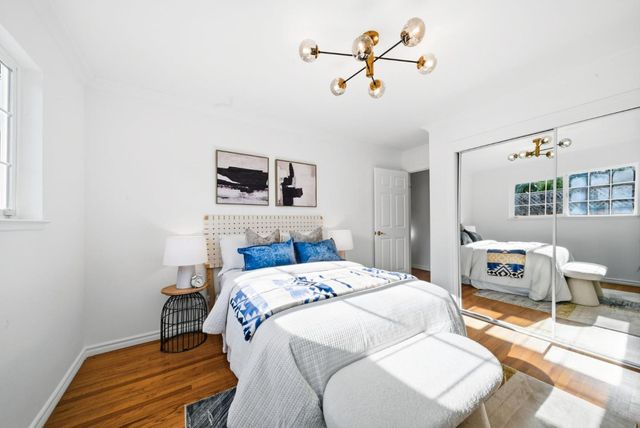 225 W Meadow Drive, Palo Alto, CA 94306