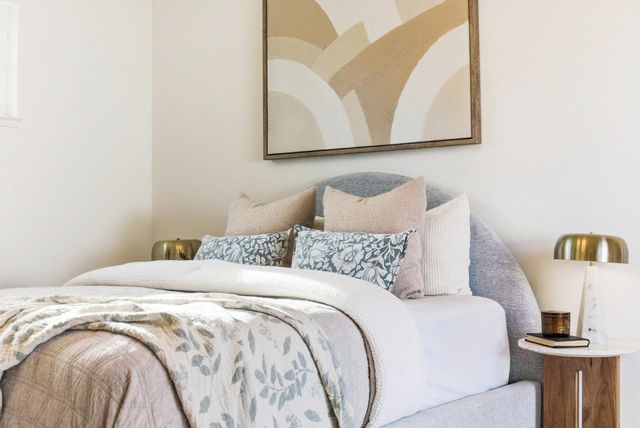 225 W Meadow Drive, Palo Alto, CA 94306