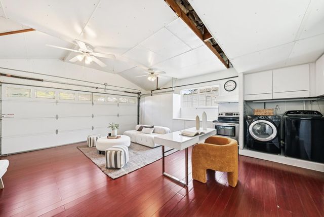 225 W Meadow Drive, Palo Alto, CA 94306