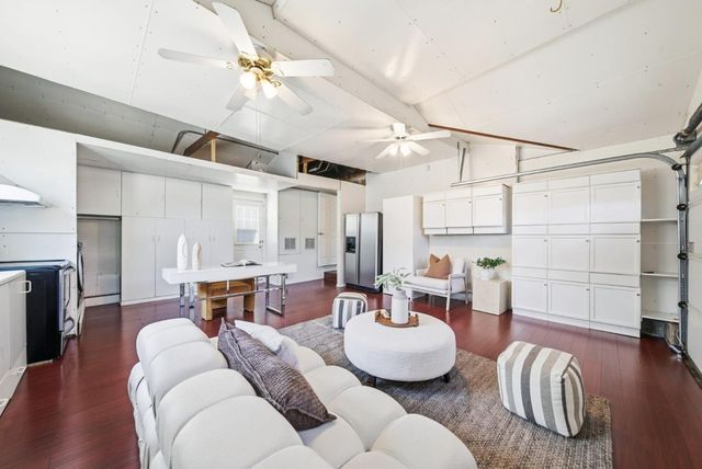 225 W Meadow Drive, Palo Alto, CA 94306