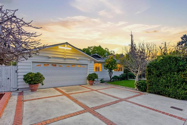 225 W Meadow Drive, Palo Alto, CA 94306