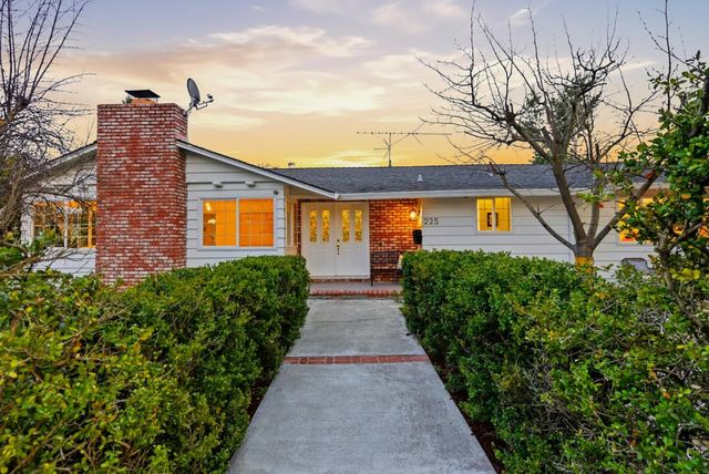 225 W Meadow Drive, Palo Alto, CA 94306