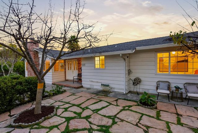 225 W Meadow Drive, Palo Alto, CA 94306