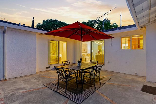 225 W Meadow Drive, Palo Alto, CA 94306