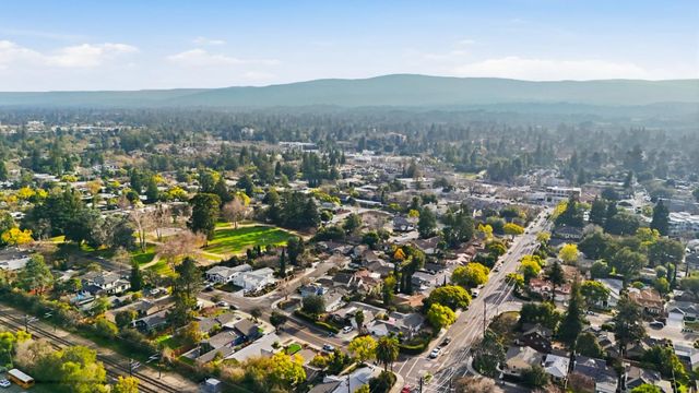 225 W Meadow Drive, Palo Alto, CA 94306