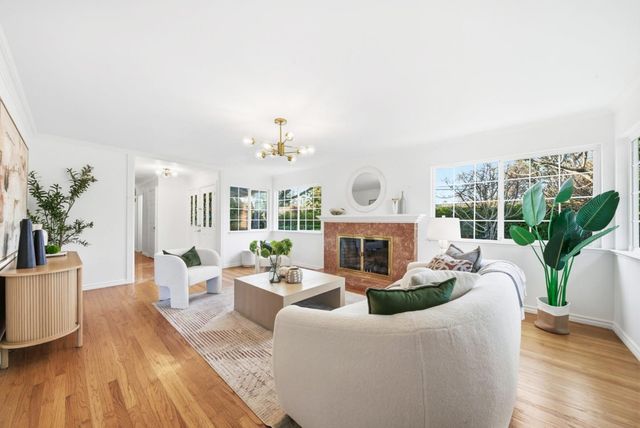 225 W Meadow Drive, Palo Alto, CA 94306