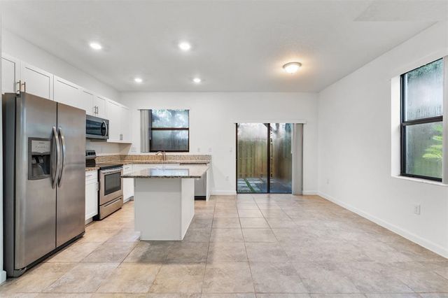 340 NE 208th Terrace 340, Miami, FL 33179