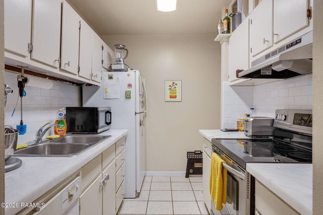 220 Doucet Road 153g, Lafayette, LA 70503