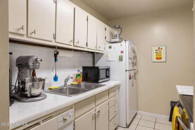 220 Doucet Road 153g, Lafayette, LA 70503