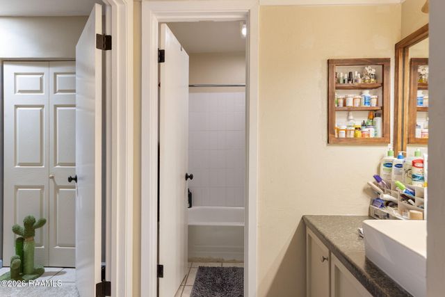 220 Doucet Road 153g, Lafayette, LA 70503