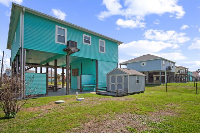 861 Wommack, Crystal Beach, TX 77650