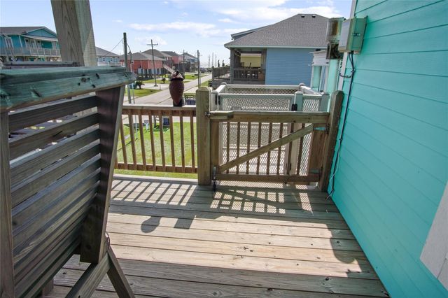 861 Wommack, Crystal Beach, TX 77650