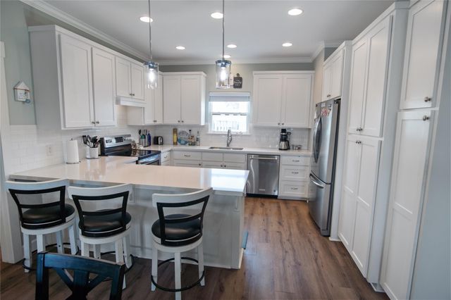 861 Wommack, Crystal Beach, TX 77650