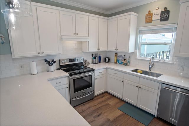 861 Wommack, Crystal Beach, TX 77650