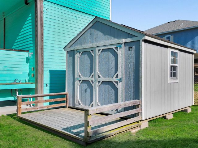 861 Wommack, Crystal Beach, TX 77650