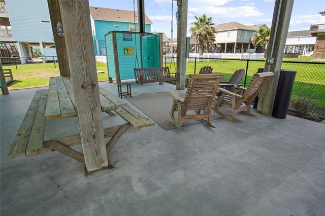 861 Wommack, Crystal Beach, TX 77650