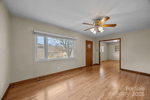 82 Greasy Cove Road, Leicester, NC 28748