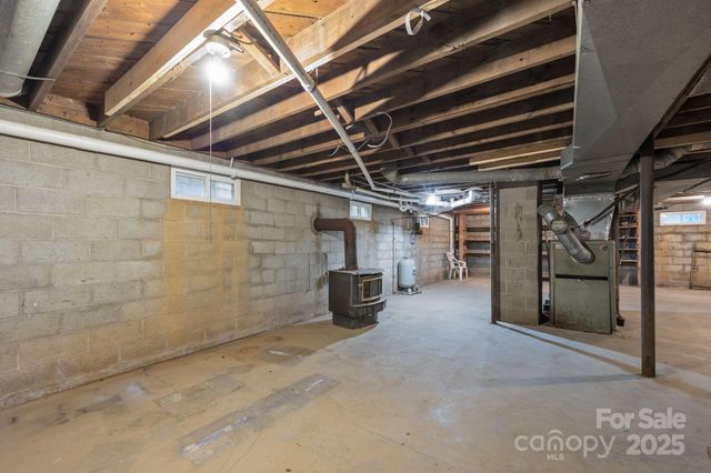 82 Greasy Cove Road, Leicester, NC 28748