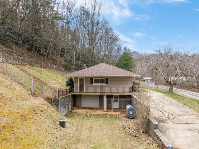 82 Greasy Cove Road, Leicester, NC 28748