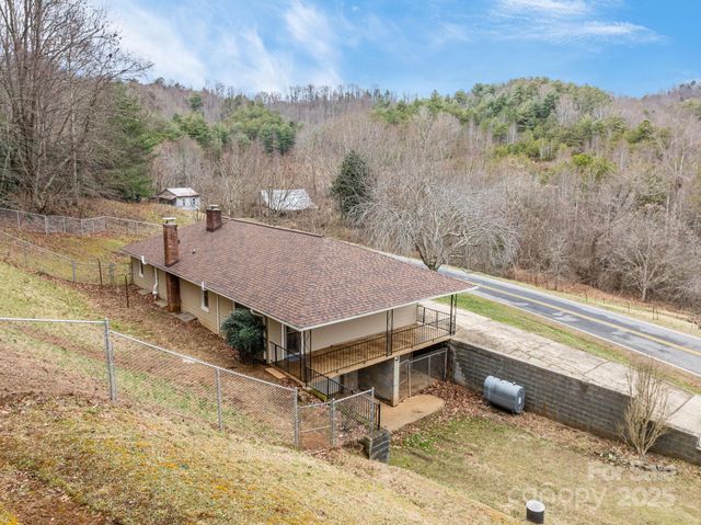 82 Greasy Cove Road, Leicester, NC 28748