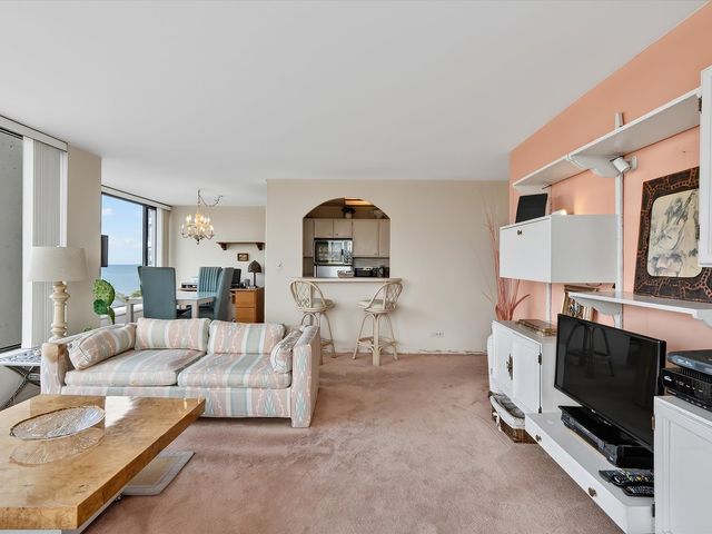 5455 N SHERIDAN Road 1915, Chicago, IL 60640