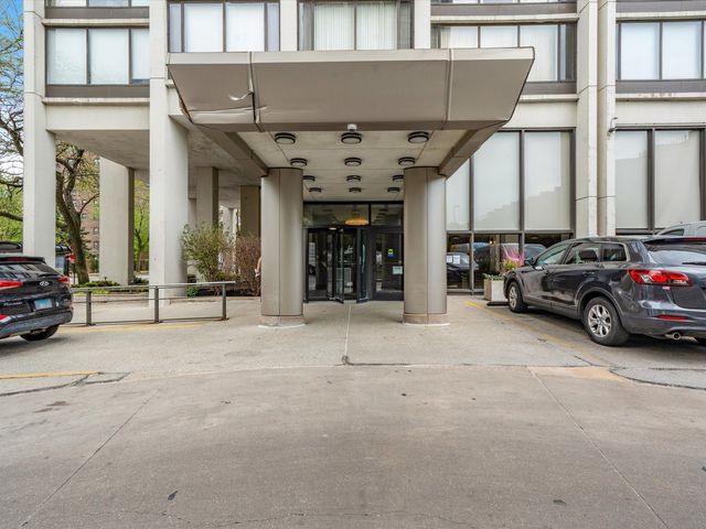 5455 N SHERIDAN Road 1915, Chicago, IL 60640