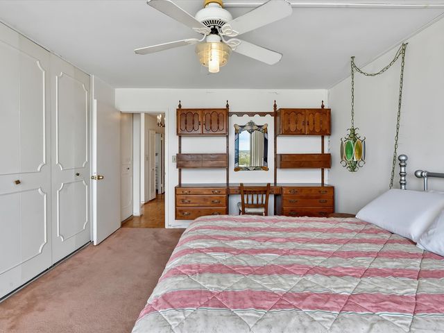 5455 N SHERIDAN Road 1915, Chicago, IL 60640