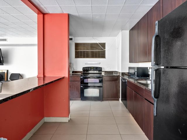 5455 N SHERIDAN Road 1915, Chicago, IL 60640