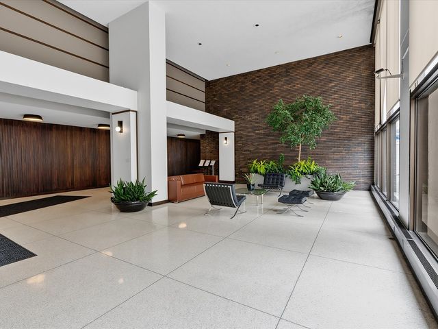5455 N SHERIDAN Road 1915, Chicago, IL 60640
