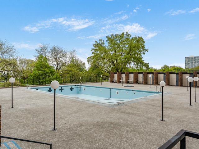 5455 N SHERIDAN Road 1915, Chicago, IL 60640