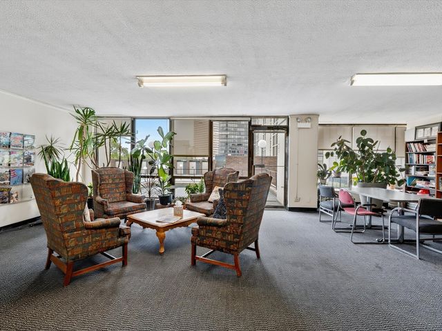 5455 N SHERIDAN Road 1915, Chicago, IL 60640