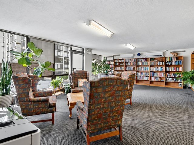 5455 N SHERIDAN Road 1915, Chicago, IL 60640