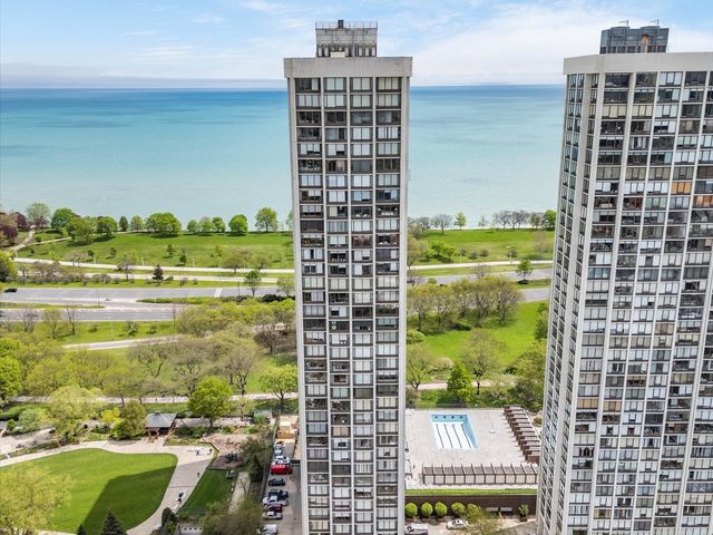 5455 N SHERIDAN Road 1915, Chicago, IL 60640