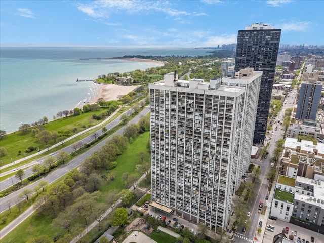 5455 N SHERIDAN Road 1915, Chicago, IL 60640