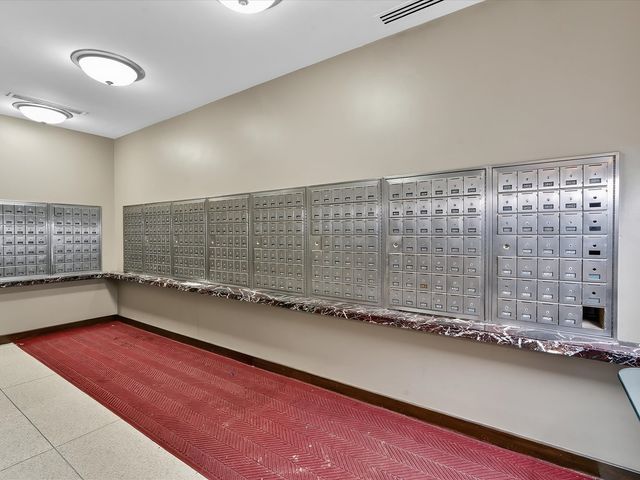 5455 N SHERIDAN Road 1915, Chicago, IL 60640