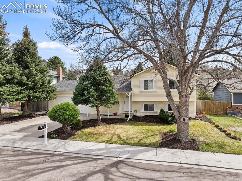 5363 E Old Farm Circle, Colorado Springs, CO 80917