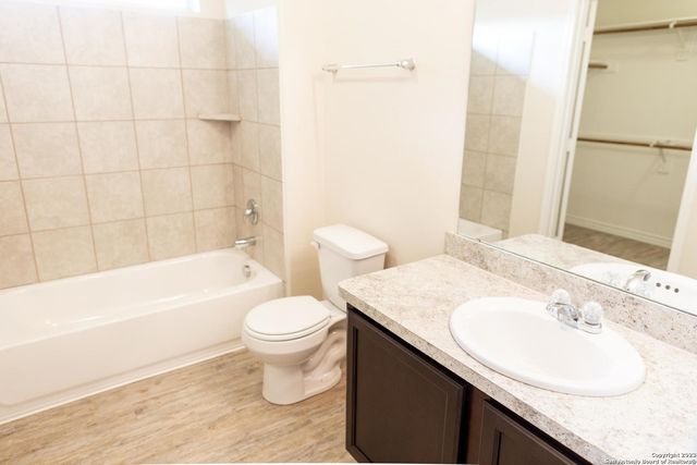 8202 Tesoro Hills, San Antonio, TX 78242