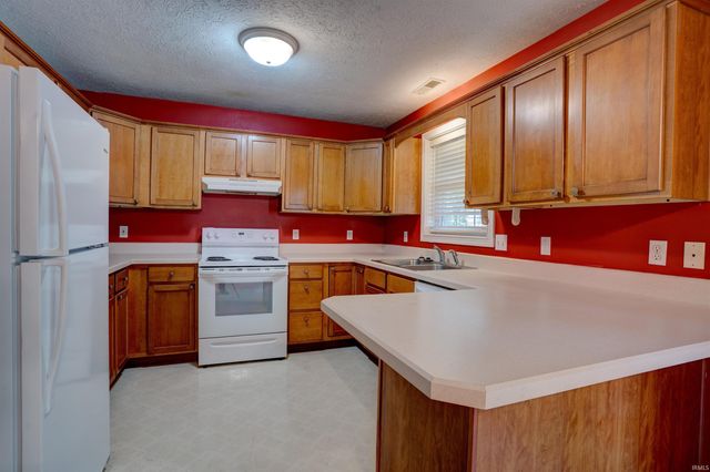 215 S Tinsel Circle, Santa Claus, IN 47579