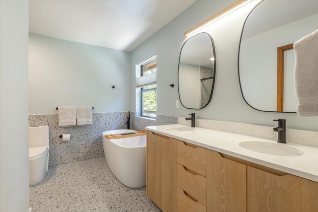 12474 Lakeview Court, Truckee, CA 96161