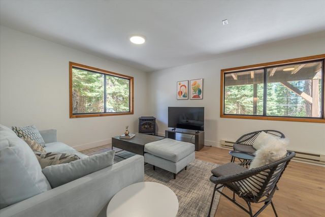 12474 Lakeview Court, Truckee, CA 96161