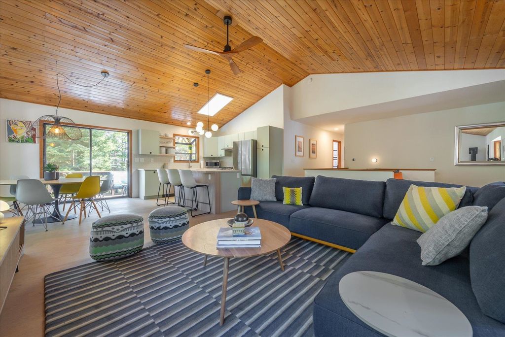 12474 Lakeview Court, Truckee, CA 96161