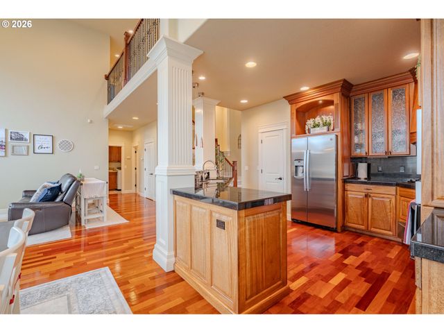 1296 E LUCAS St, La Center, WA 98629