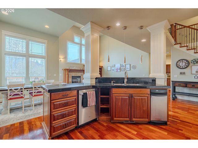 1296 E LUCAS St, La Center, WA 98629