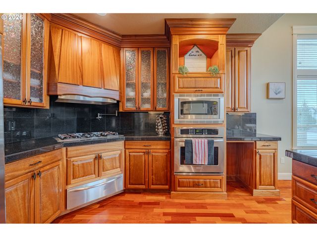 1296 E LUCAS St, La Center, WA 98629