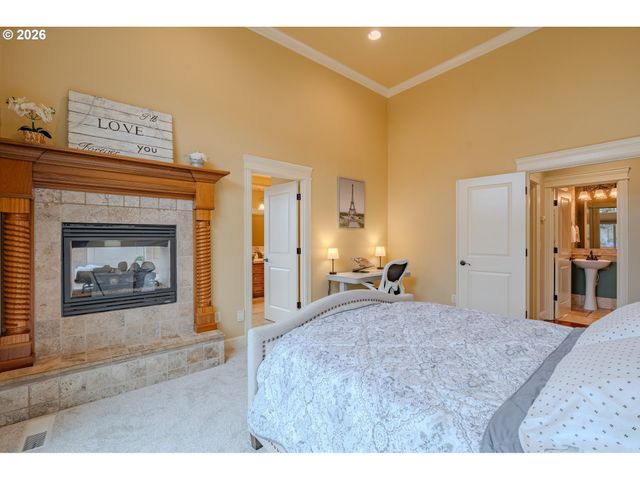 1296 E LUCAS St, La Center, WA 98629