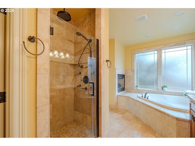1296 E LUCAS St, La Center, WA 98629